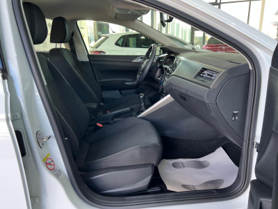Volkswagen Polo 1.0 TSI 95 Comfortline, CARPLAY, SIEGES CHAUFF., REGULATEUR ,ALU 16'',BLUETOOTH, 1 HAND