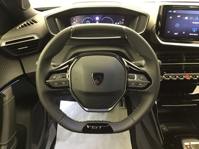 Peugeot 2008 Hybrid 145 e-DCS6 GT