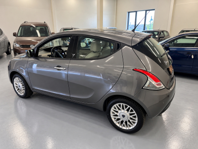 Lancia Ypsilon 1.2i 70 Gold Clim Radars Regul