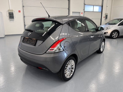 Lancia Ypsilon 1.2i 70 Gold Clim Radars Regul