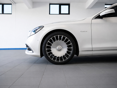 Maybach S560 Limousine 4Matic-PANO/BURMESTER/MASSAGE/DVD/Voll