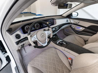 Maybach S560 Limousine 4Matic-PANO/BURMESTER/MASSAGE/DVD/Voll