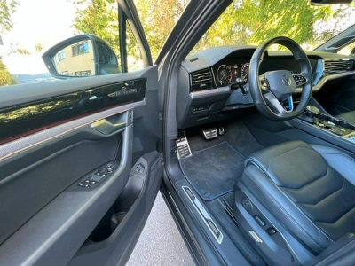 Volkswagen Touareg R eHybrid 4Motion-Pano-AHK-1Hand