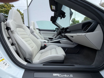 Porsche 911 Turbo S Cabriolet/Aero Paket/Unfallfrei/
