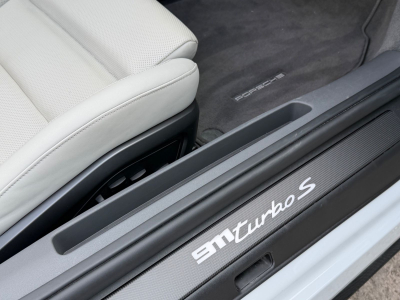 Porsche 911 Turbo S Cabriolet/Aero Paket/Unfallfrei/