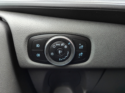 Ford Transit Custom 2.0 TDCI BOITE AUTO 3PLACES CAMERA CARPLAY CRUISE ATTELAGE