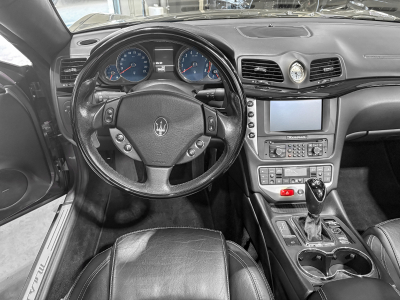 Maserati GranCabrio Maserati GranCabrio Sport 4.7 V8  - Gris métallisé - Cuir - Carnet d'origine