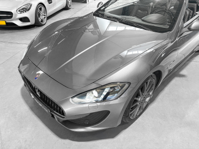 Maserati GranCabrio Maserati GranCabrio Sport 4.7 V8  - Gris métallisé - Cuir - Carnet d'origine