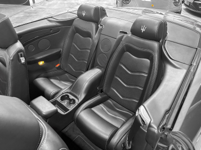Maserati GranCabrio Maserati GranCabrio Sport 4.7 V8  - Gris métallisé - Cuir - Carnet d'origine