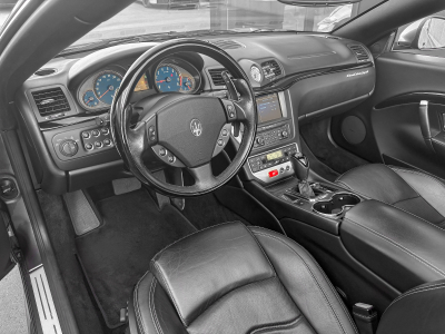 Maserati GranCabrio Maserati GranCabrio Sport 4.7 V8  - Gris métallisé - Cuir - Carnet d'origine