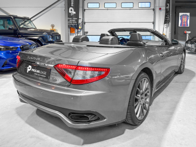 Maserati GranCabrio Maserati GranCabrio Sport 4.7 V8  - Gris métallisé - Cuir - Carnet d'origine