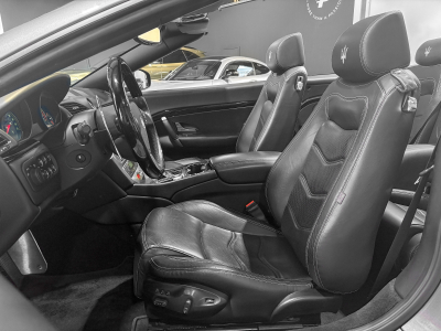 Maserati GranCabrio Maserati GranCabrio Sport 4.7 V8  - Gris métallisé - Cuir - Carnet d'origine