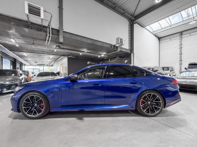 BMW M5 BMW M5 727 CH FACELIFT - M CARBON - BOWERS & WILKINS - PARK ASSISTANT PRO - CUIR MERINO - PANORAMIQUE**