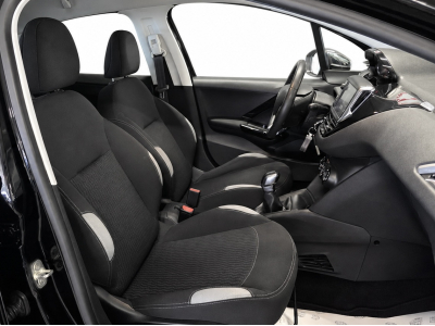 Peugeot 208 1.6 HDI 92 STYLE 1 HAND