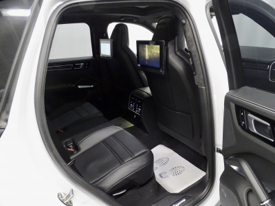 Porsche Cayenne 4.0 TURBO PSCB SPORT DESIGN CARBON APPROVED Hinterradlenkung Roues Directionnels arrière