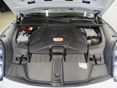Porsche Cayenne 4.0 TURBO PSCB SPORT DESIGN CARBON APPROVED Hinterradlenkung Roues Directionnels arrière