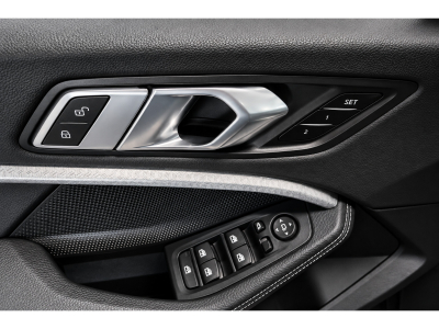 BMW 118 i SPORTLINE New Model AUTO PANO LED CUIR NAVI