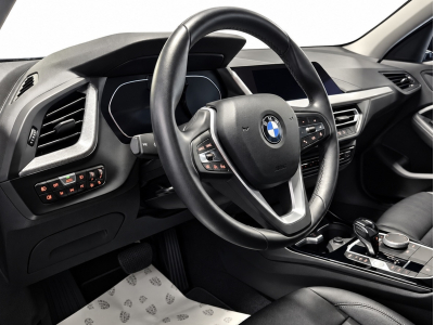 BMW 118 i SPORTLINE New Model AUTO PANO LED CUIR NAVI