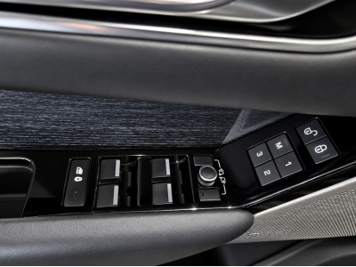 Land-Rover Range Rover Velar Velar 3.0 V6 P380 R-Dynamic HSE NEW ENGINE Carnet complet