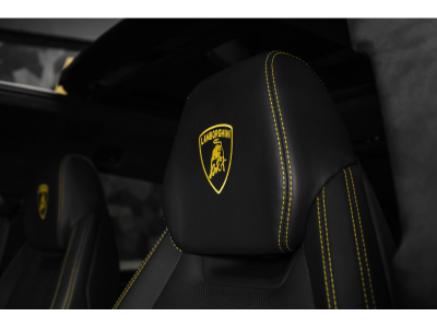 Lamborghini Urus S V8 - AKRAPOVIC