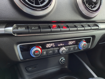 Audi A3 35 TFSI S-TRONIC S-LINE CARPLAY GPS BLUETOOTH APS AV/ARR
