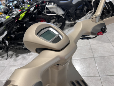 Vespa 946 