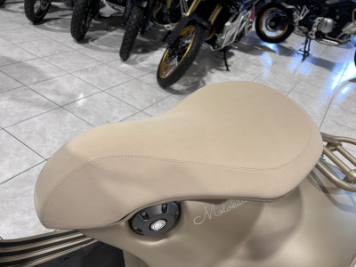 Vespa 946 