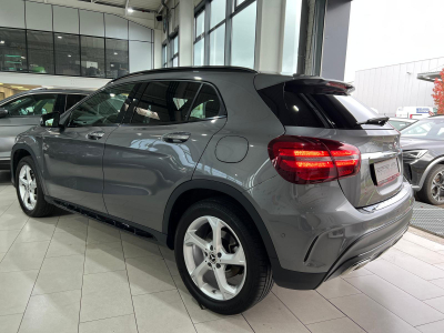 Mercedes-Benz GLA 200 AMG LINE, CUIR, NAVI, LED, CAMERA, ATT. REMORQUE, ALU 18'', 1 HAND