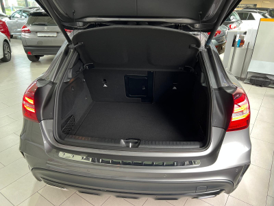 Mercedes-Benz GLA 200 AMG LINE, CUIR, NAVI, LED, CAMERA, ATT. REMORQUE, ALU 18'', 1 HAND