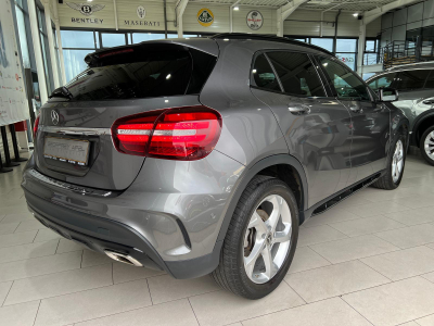 Mercedes-Benz GLA 200 AMG LINE, CUIR, NAVI, LED, CAMERA, ATT. REMORQUE, ALU 18'', 1 HAND