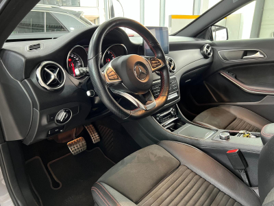Mercedes-Benz GLA 200 AMG LINE, CUIR, NAVI, LED, CAMERA, ATT. REMORQUE, ALU 18'', 1 HAND