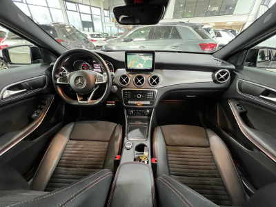Mercedes-Benz GLA 200 AMG LINE, CUIR, NAVI, LED, CAMERA, ATT. REMORQUE, ALU 18'', 1 HAND