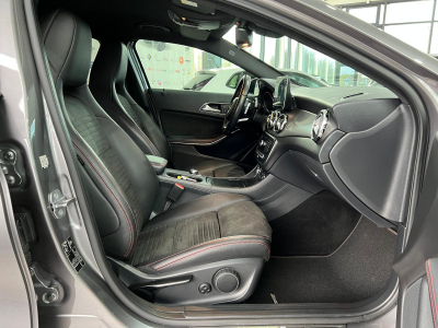 Mercedes-Benz GLA 200 AMG LINE, CUIR, NAVI, LED, CAMERA, ATT. REMORQUE, ALU 18'', 1 HAND
