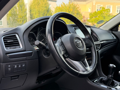 Mazda 6 Kombi Center-Line