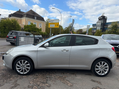 Alfa Romeo Giulietta Super/SCHECKHEFT/1HAND/