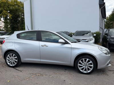 Alfa Romeo Giulietta Super/SCHECKHEFT/1HAND/