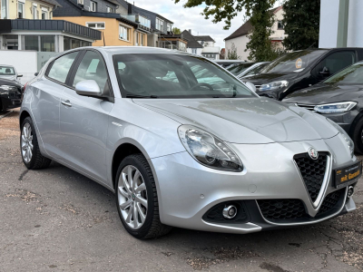 Alfa Romeo Giulietta Super/SCHECKHEFT/1HAND/