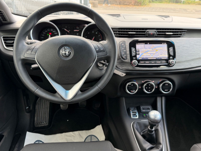 Alfa Romeo Giulietta Super/SCHECKHEFT/1HAND/