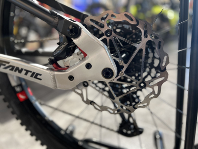 Fantic XMF 1.7 L CARBON SPORT 720Wh, 29''-27,5'', freins 4 pistons, 90 Nm