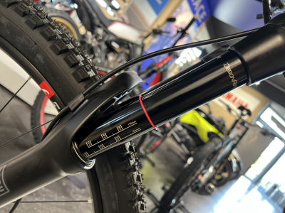 Fantic XMF 1.7 L CARBON SPORT 720Wh, 29''-27,5'', freins 4 pistons, 90 Nm