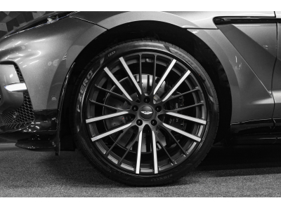 Aston Martin DBX 707 - Magnetic Silver