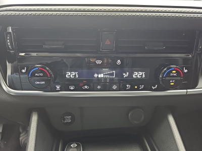 Nissan Qashqai 1.3 DIG-T MHEV 158 N-Connecta