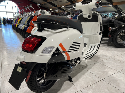 Vespa GTS Super Sport 300