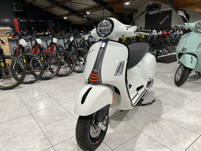 Vespa GTS Super Sport 300