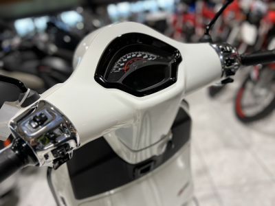 Vespa GTS Super Sport 125 Blanc