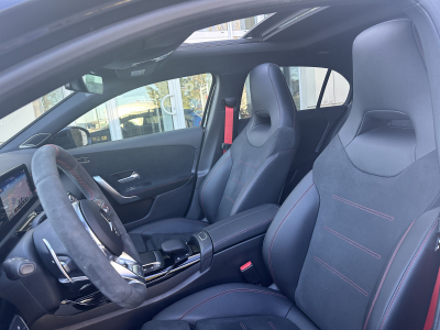 Mercedes-Benz A 45 AMG 4Matic +/Toit ouvrant/Camera/19/ Surround-System Burmester