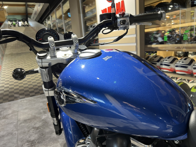 Royal Enfield Super Meteor 650 bleu Astral