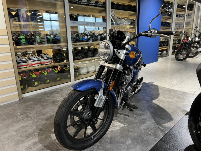 Royal Enfield Super Meteor 650 bleu Astral