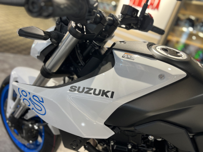 Suzuki GSX-8S 