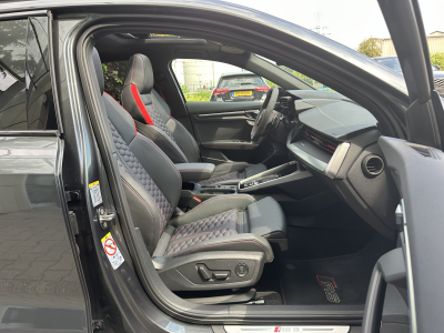 Audi RS3 AUDI RS3 Sportback 2.5 TFSI quattro/PANO/19/Bang & Olufsen